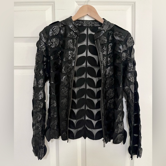 Faux leather and mesh jacket with shiny pattern, size M. EUC - Picture 2 of 4